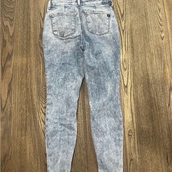 M Jeans by Maurices Skinny High Rise Button Fly Split Hem Acid Wash Size XS - Picture 11 of 13